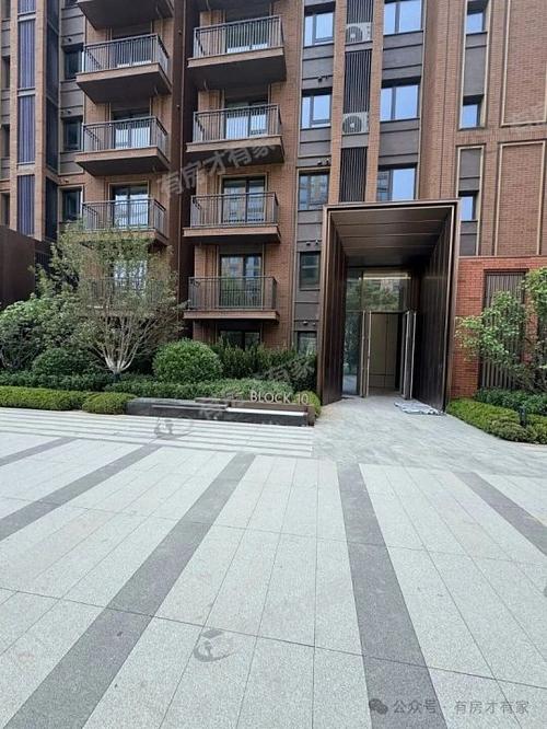 项目已依法取得北京市住房和城乡建设委员会核发的全部五证(国有土
